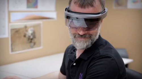   HoloLens     NASA